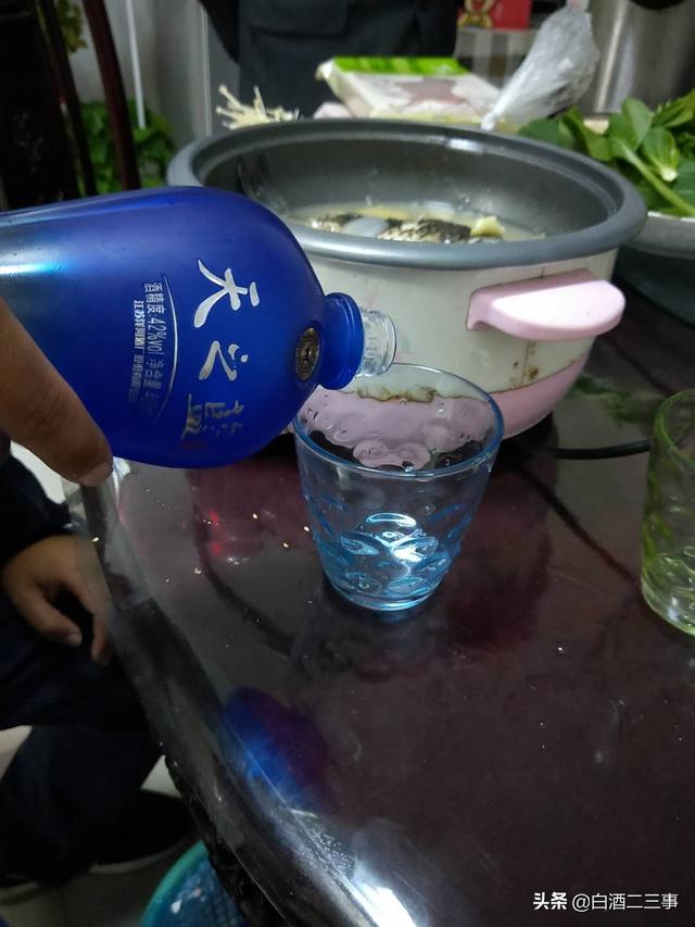 一瓶白酒相當于多少瓶啤酒呢？大概十三瓶