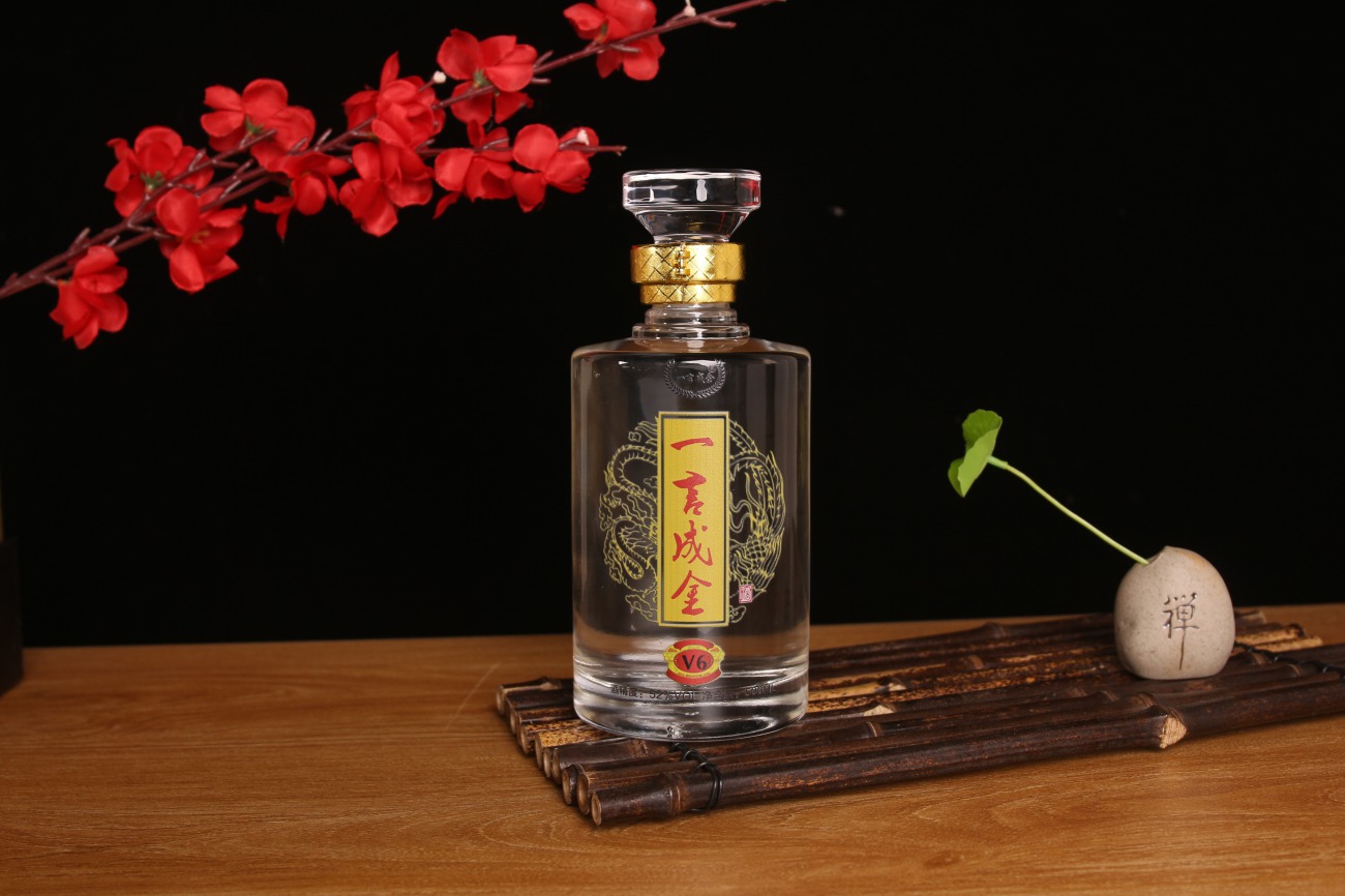 怎么鑒別白酒里的糧食酒與酒精酒？白酒知識