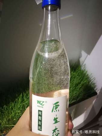 白酒放入桐中(一口喝一瓶白酒會(huì)怎么樣)