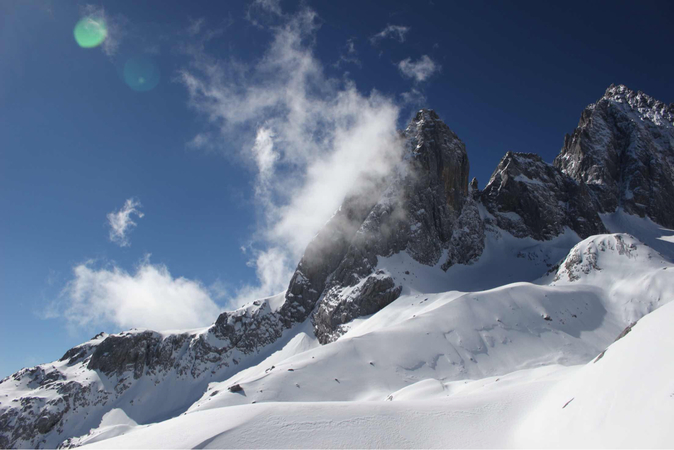 威龍冰川雪山莊園價(jià)格(威龍冰川雪山莊園多少錢一瓶)