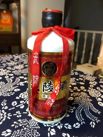 80年代武陵酒價(jià)格(80年代武陵酒多少錢)