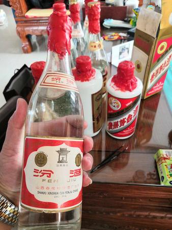 一瓶85年的汾酒多少錢(85年汾酒值多少錢)