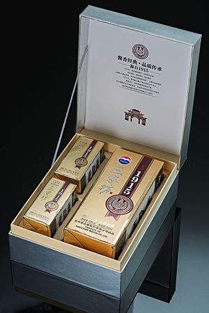 1915茅臺酒三家坊(茅臺三家坊1915價格)