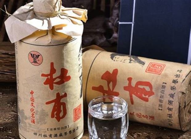 中國(guó)白酒的特點(diǎn)是什么,酒本身的特點(diǎn)是什么