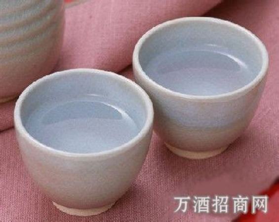 白酒加什么好喝一點(diǎn),可優(yōu)先選擇4種白酒