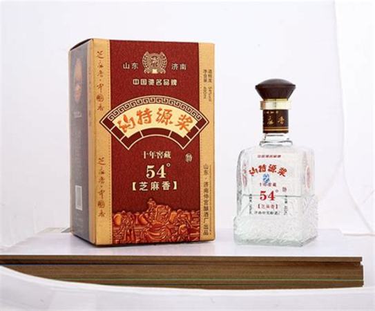 為什么有的白酒會發(fā)黃,白酒為什么變黃